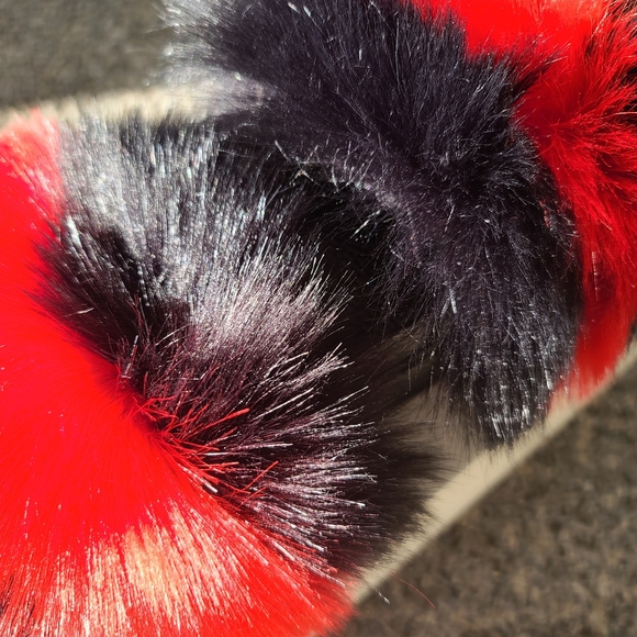 Fox Fur Slides - Picture 2 of 5